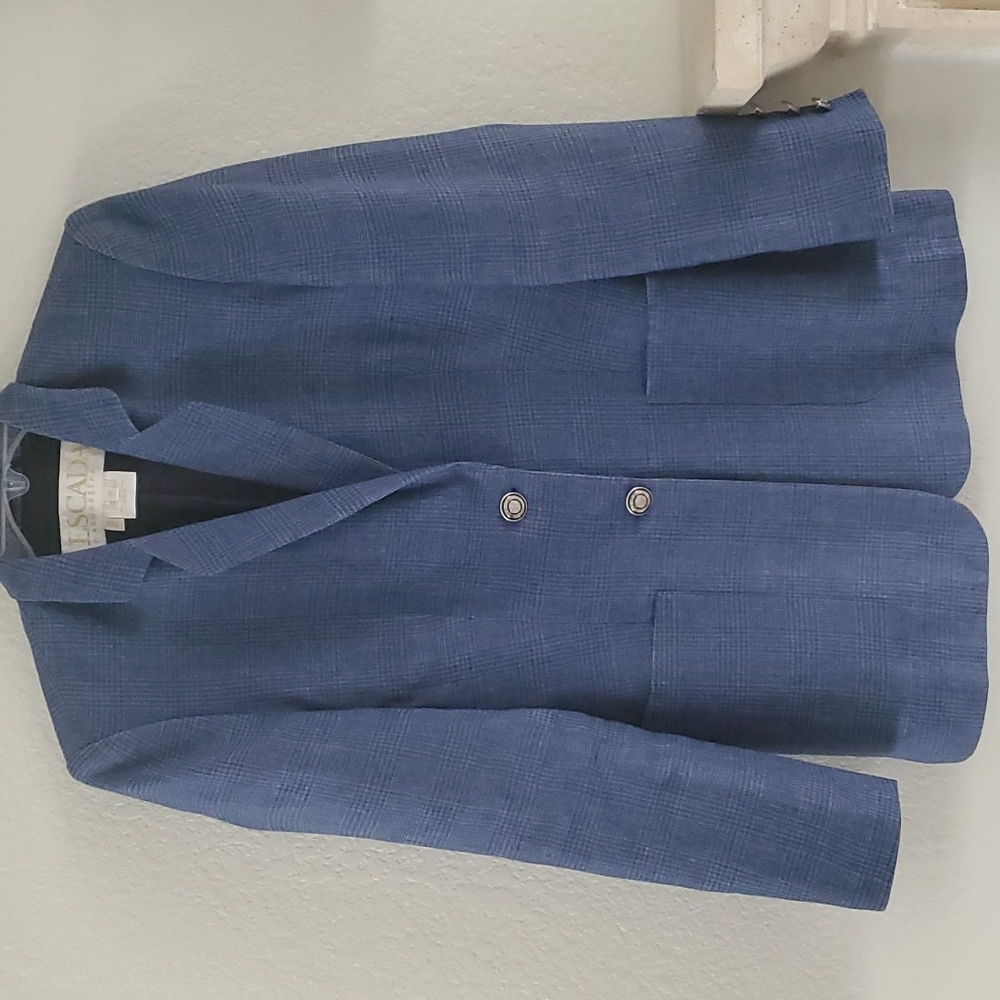 Escada, 100% linen 2 buttons sz 38